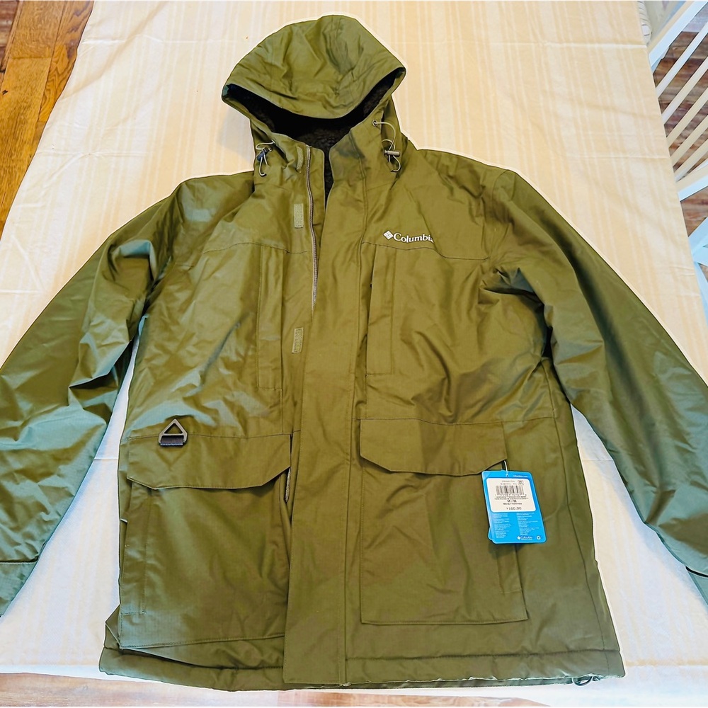 NWT Columbia Green Raincoat with Hooded Design